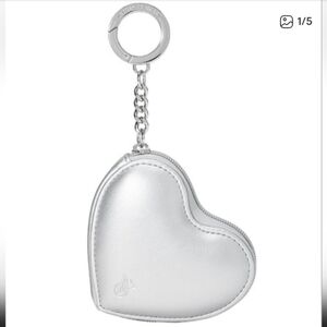 Victoria's Secret Metallic Heart Keychain🩶🤍🩶